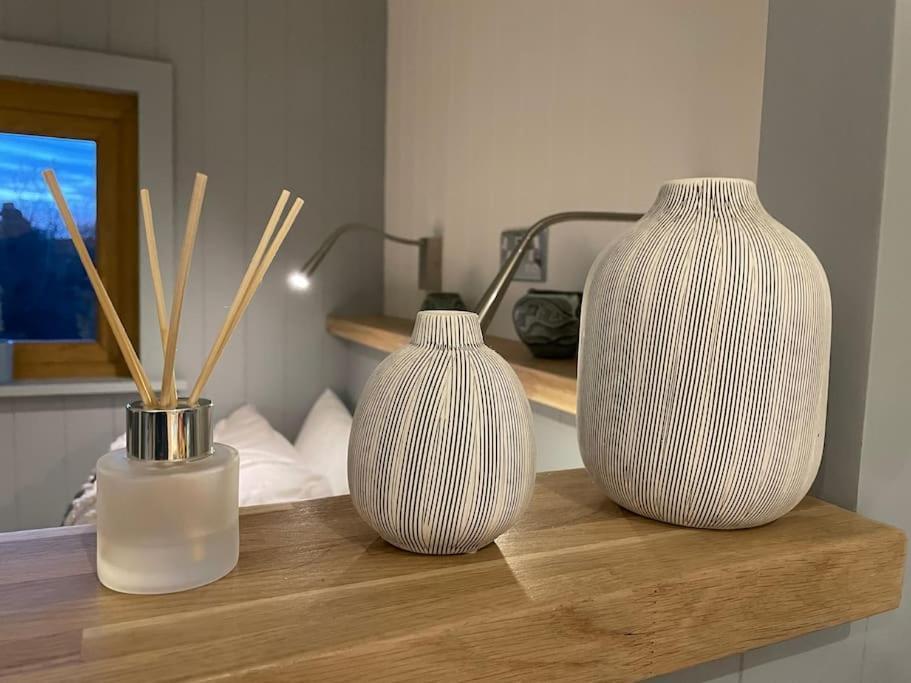 The Hut@Trefechan Wen - Coastal Coziness! Goodwick Buitenkant foto