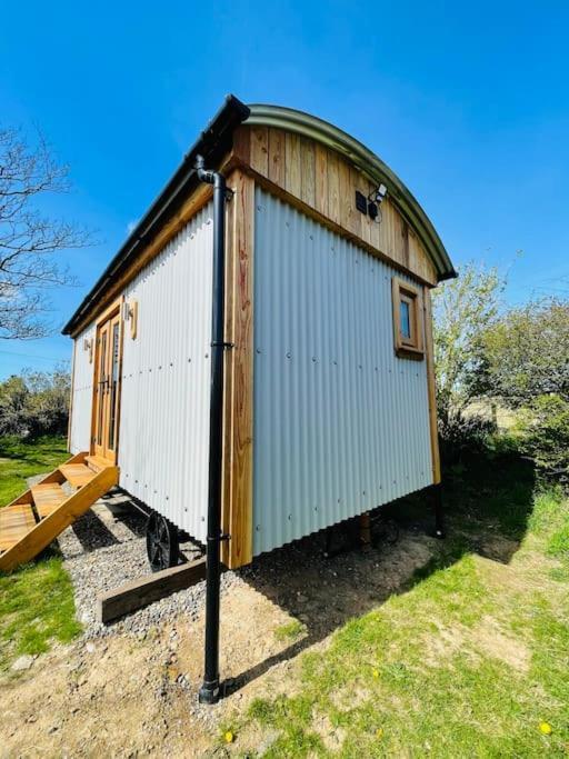 The Hut@Trefechan Wen - Coastal Coziness! Goodwick Buitenkant foto