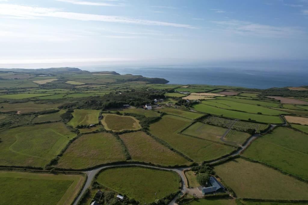 The Hut@Trefechan Wen - Coastal Coziness! Goodwick Buitenkant foto