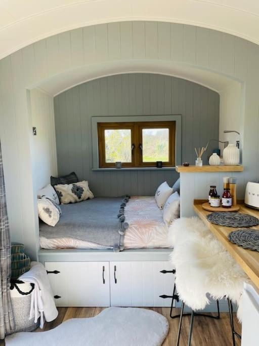 The Hut@Trefechan Wen - Coastal Coziness! Goodwick Buitenkant foto