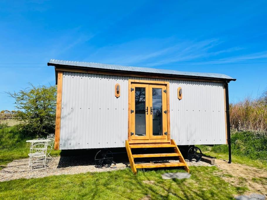 The Hut@Trefechan Wen - Coastal Coziness! Goodwick Buitenkant foto