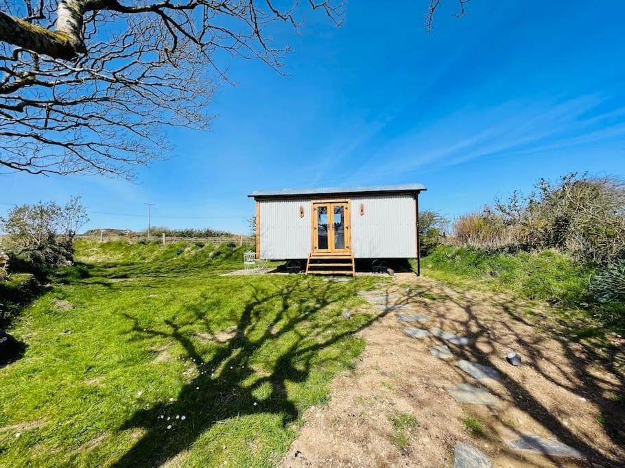 The Hut@Trefechan Wen - Coastal Coziness! Goodwick Buitenkant foto
