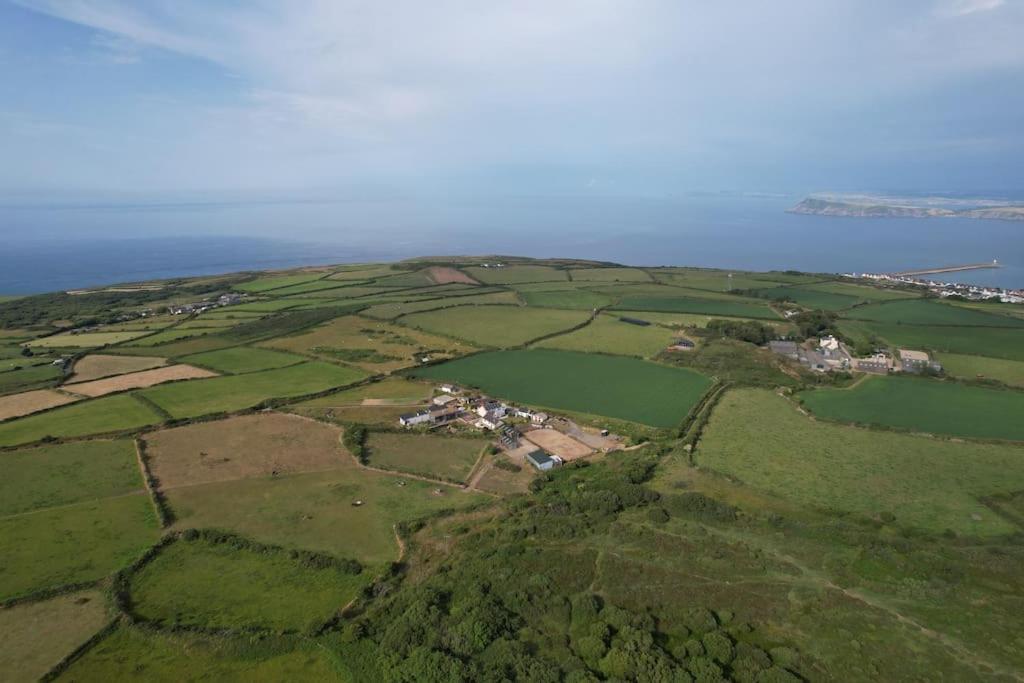 The Hut@Trefechan Wen - Coastal Coziness! Goodwick Buitenkant foto