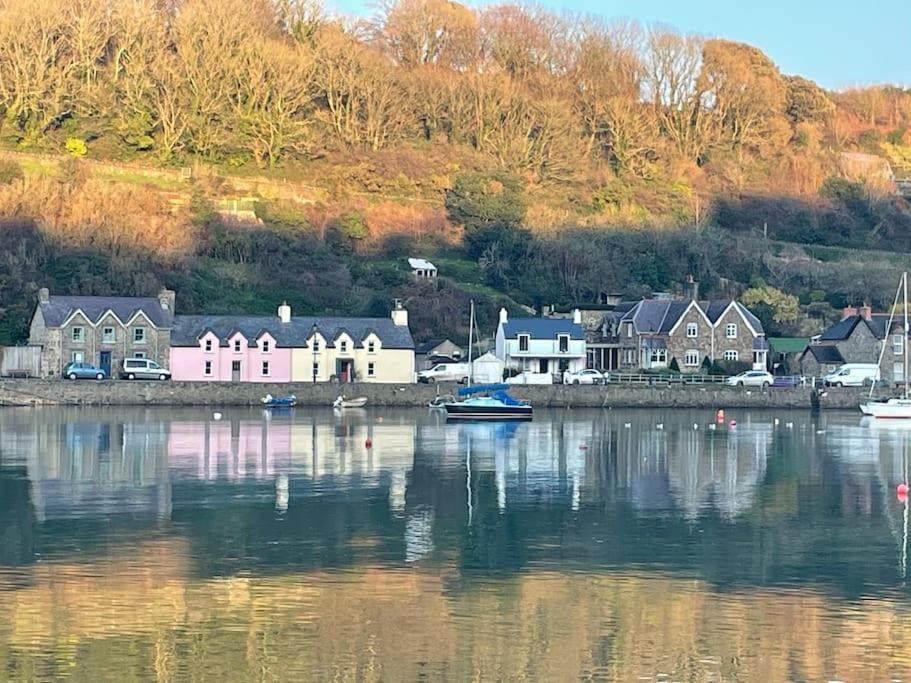 The Hut@Trefechan Wen - Coastal Coziness! Goodwick Buitenkant foto