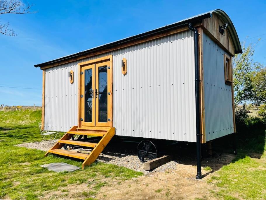 The Hut@Trefechan Wen - Coastal Coziness! Goodwick Buitenkant foto