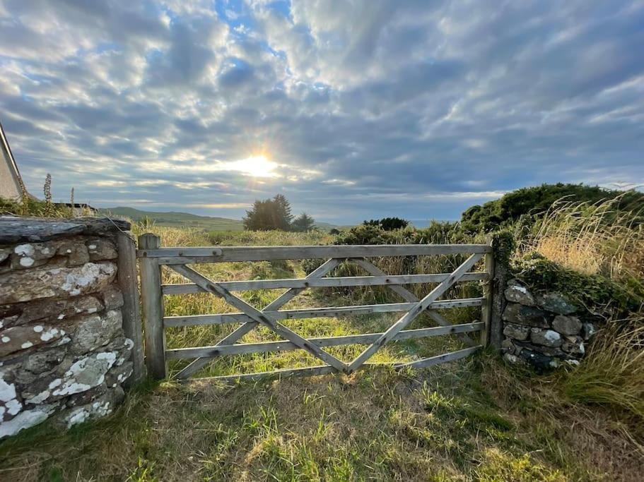 The Hut@Trefechan Wen - Coastal Coziness! Goodwick Buitenkant foto